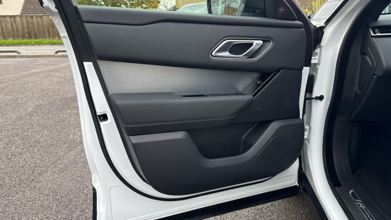 Land Rover Range Rover Velar 2.0 D200 R-Dynamic SE 5dr Auto Diesel Estate